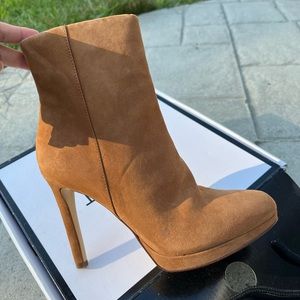 Nine West size 6 booties , platform